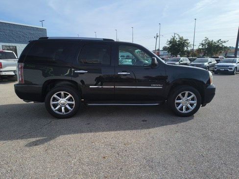 Used 2014 GMC Yukon Denali image 6