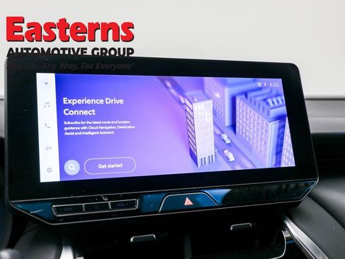 Used 2023 Toyota Venza Nightshade image 18