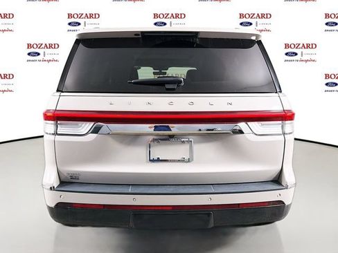 Used 2022 Lincoln Navigator Reserve AWD/4WD image 7