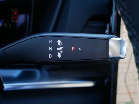 New 2026 GMC Terrain Denali w/ LPO, Black Badging Package image 9