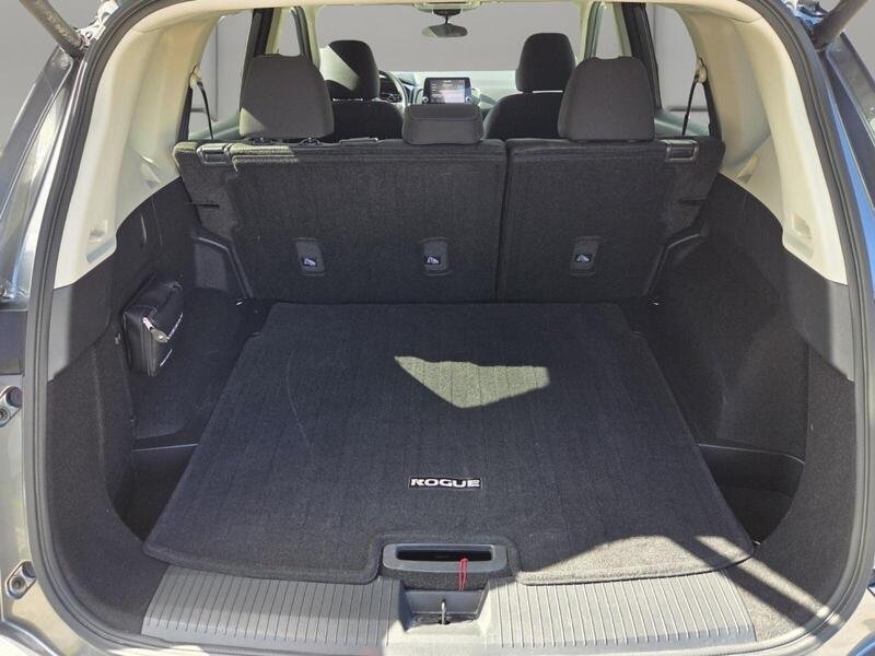 Used 2024 Nissan Rogue SV FWD image 16