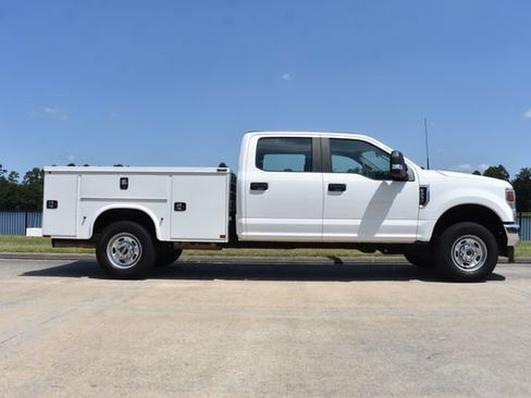 Used 2022 Ford F250 XL w/ Power Equipment Group AWD/4WD image 3