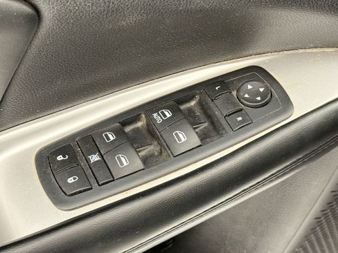 Used 2017 Dodge Journey SXT w/ Chrome Appearance Group FWD image 13