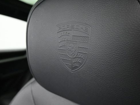 Certified 2025 Porsche Cayenne AWD/4WD image 10