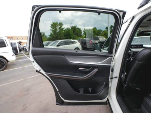 Used 2024 MAZDA CX-90 Plug-In Hybrid w/ Preferred AWD/4WD image 11
