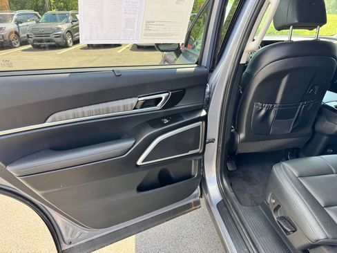 Used 2023 Kia Telluride EX AWD/4WD image 29