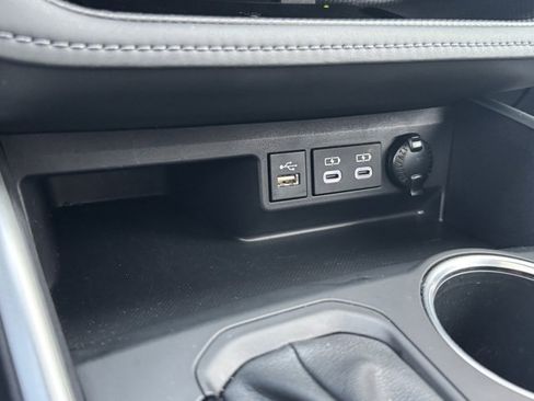 Certified 2023 Toyota Highlander XLE image 19