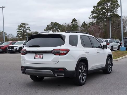 Used 2023 Honda Pilot Elite image 3