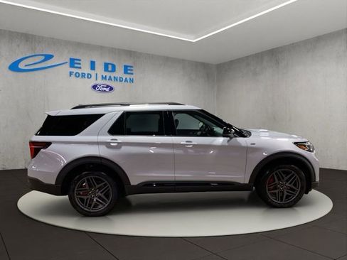 New 2026 Ford Explorer ST-Line w/ ST-Line Street Pack AWD/4WD image 5