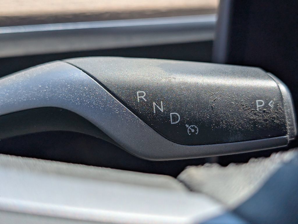 Used 2024 Tesla Model Y Long Range AWD/4WD image 24