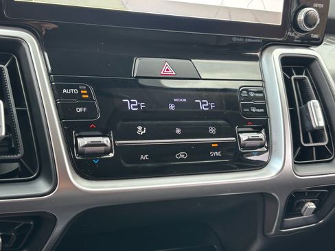 Used 2022 Kia Sorento S w/ Panoramic Sunroof Package image 23