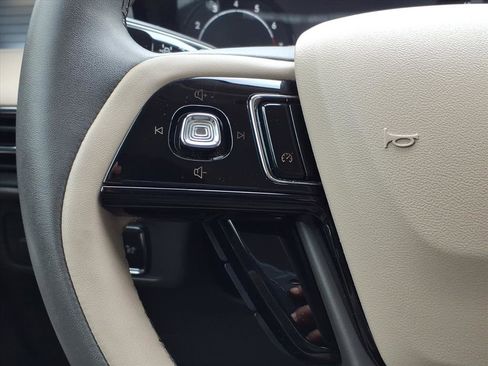 Certified 2022 Lincoln Corsair Standard w/ Equipment Group 101A image 22