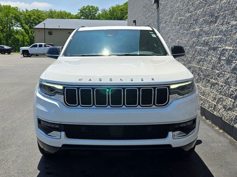 Used 2024 Jeep Wagoneer 4WD w/ Premium Group I image 8