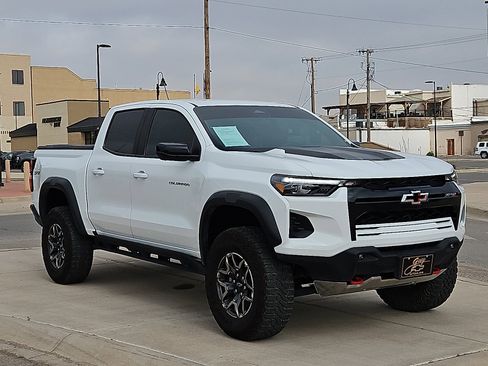 Used 2024 Chevrolet Colorado ZR2 w/ ZR2 Convenience Package III AWD/4WD image 6