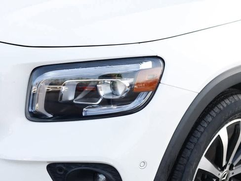 Certified 2022 Mercedes-Benz GLB 250 4MATIC w/ Premium Package Lite image 24