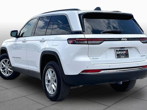 Used 2025 Jeep Grand Cherokee Laredo X AWD/4WD image 12