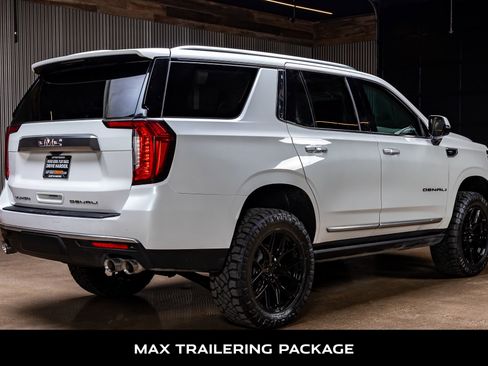 Used 2021 GMC Yukon Denali w/ Denali Premium Package image 10