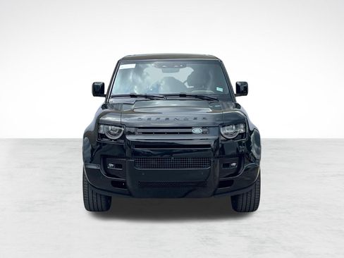 Used 2025 Land Rover Defender 110 V8 AWD/4WD image 5