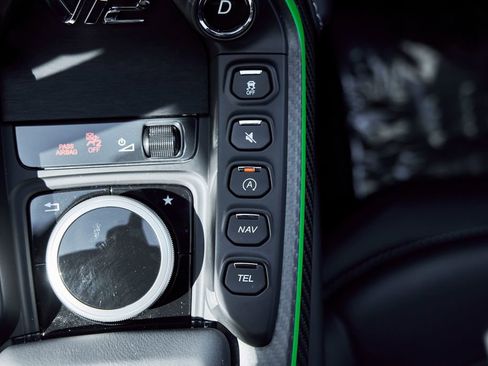 Used 2023 Aston Martin V12 Vantage RWD image 55