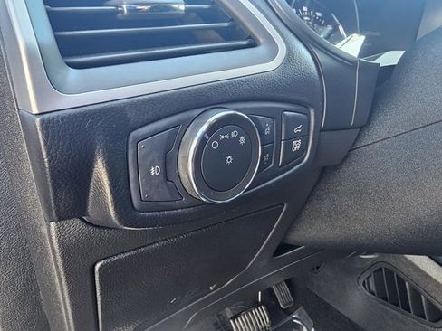 Used 2022 Ford Edge SEL w/ Convenience Package image 38