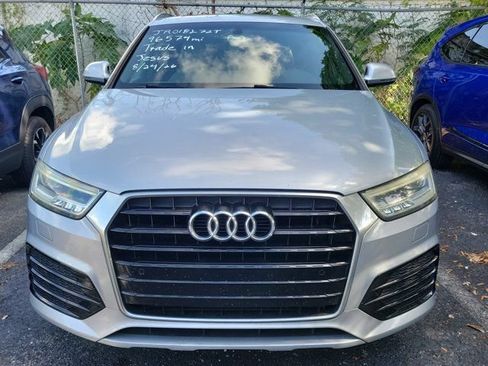 Used 2018 Audi Q3 2.0T Premium Plus w/ Premium Plus Package FWD image 2