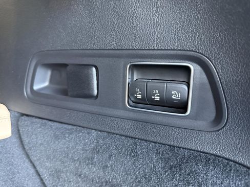 Certified 2026 Mercedes-Benz GLS 450 4MATIC image 15