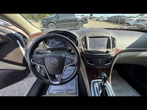 Used 2016 Buick Regal FWD image 17