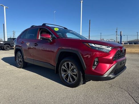 Used 2023 Toyota RAV4 XLE Premium image 10