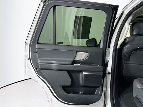 Used 2025 Ford Expedition Active AWD/4WD image 28