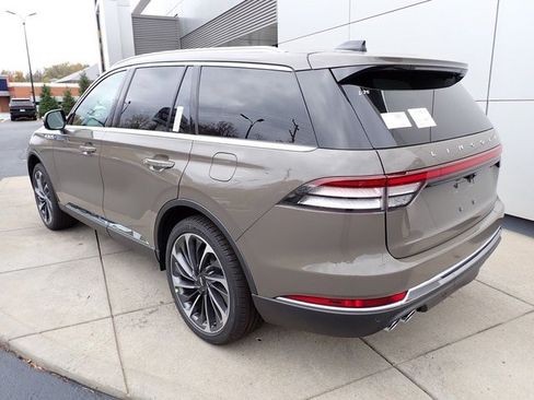 New 2026 Lincoln Aviator Reserve image 3