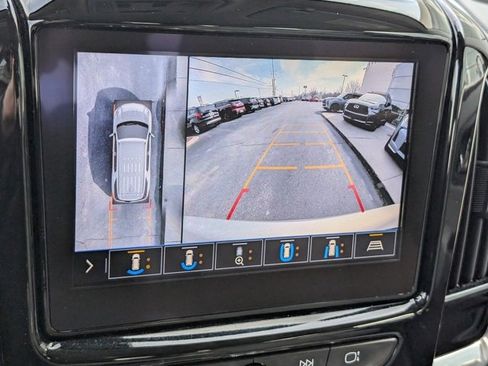 Used 2020 Chevrolet Traverse Premier image 16