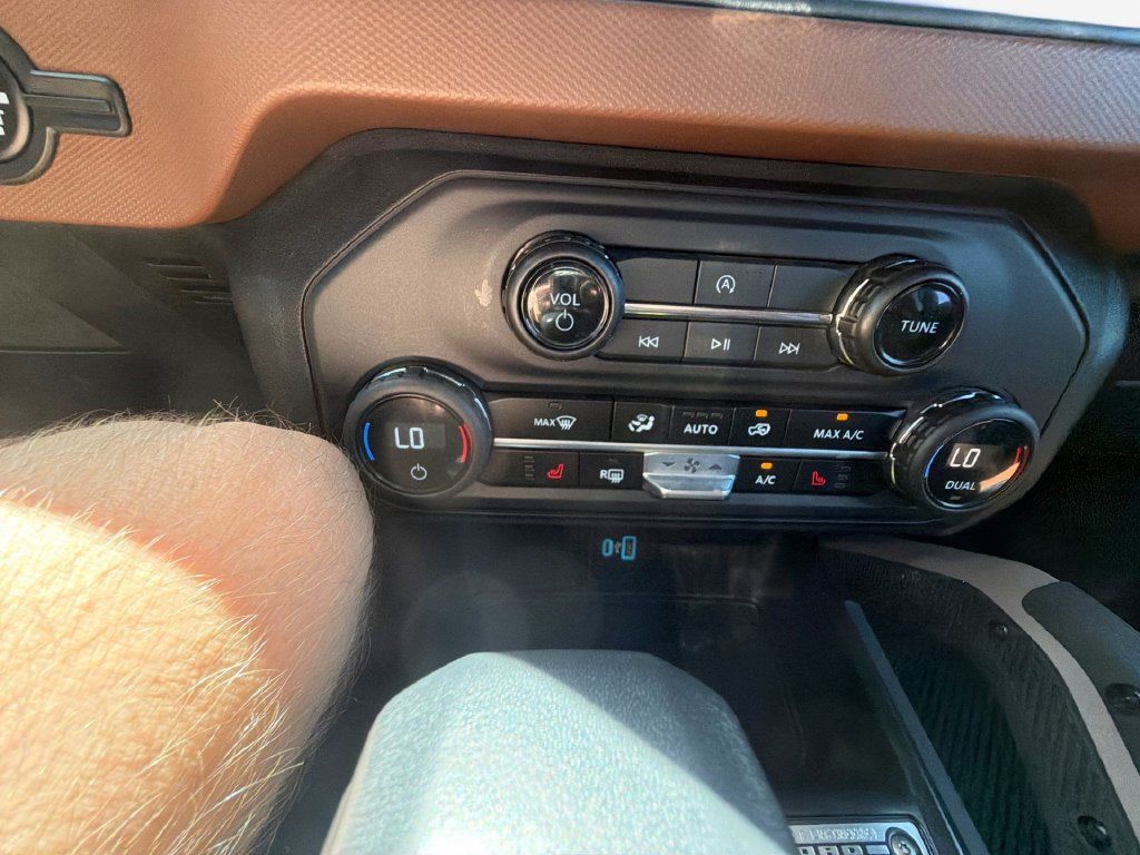 Used 2024 Ford Bronco Outer Banks AWD/4WD image 17