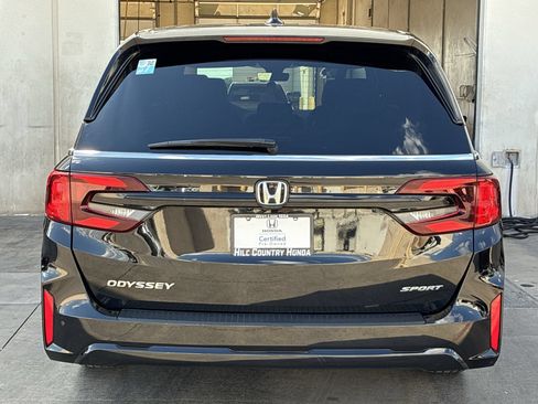 Certified 2025 Honda Odyssey Sport-L image 5