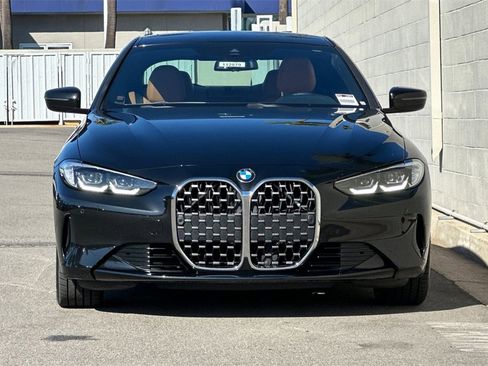 Used 2023 BMW 430i Coupe w/ Premium Package image 11