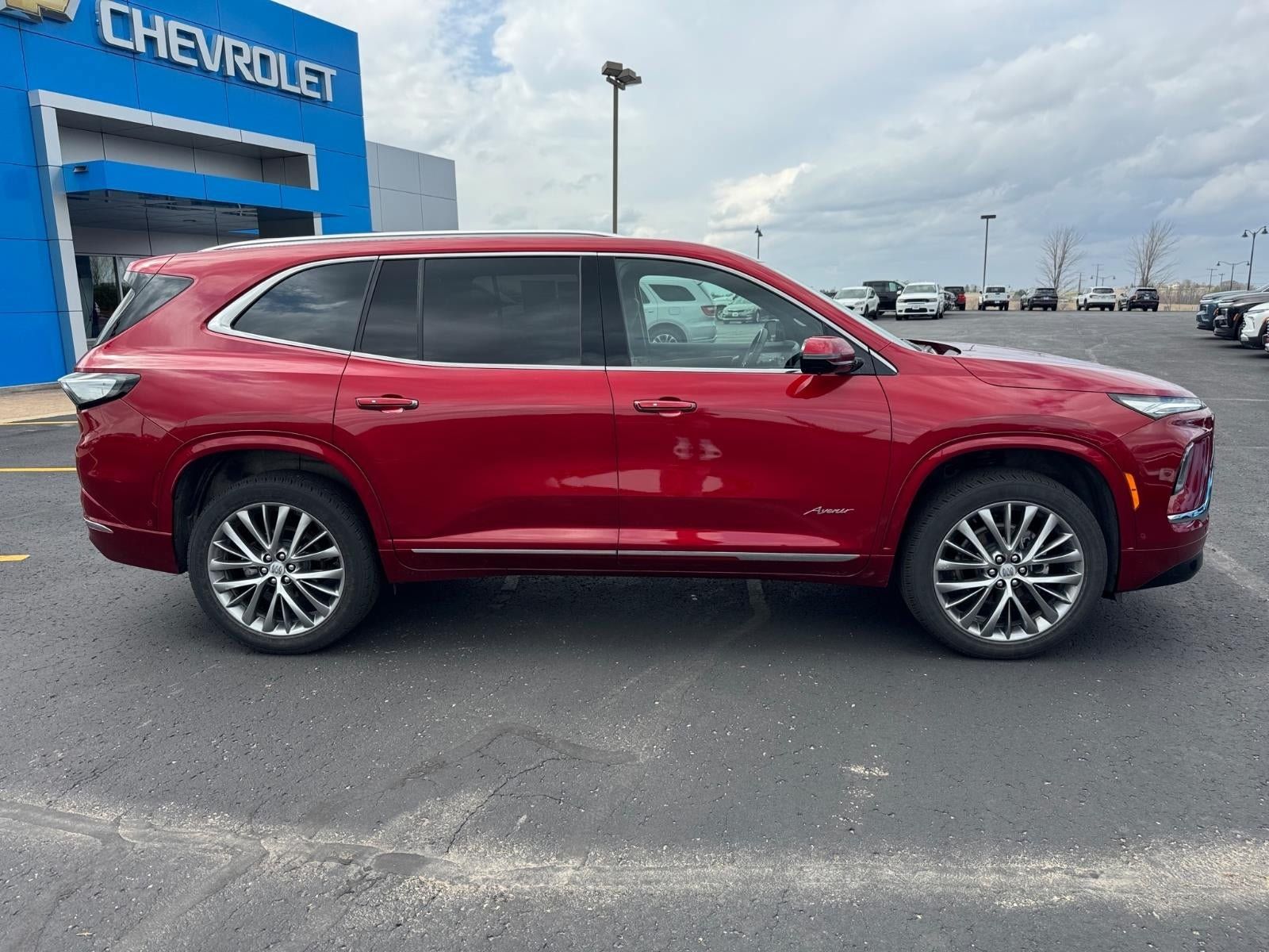 Used 2026 Buick Enclave Avenir w/ Super Cruise Package AWD/4WD image 2