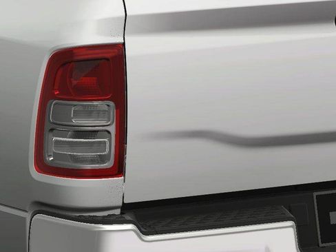 Used 2024 RAM 2500 Tradesman w/ Chrome Appearance Group image 7