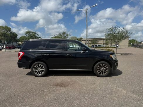 Used 2018 Ford Expedition Limited image 3