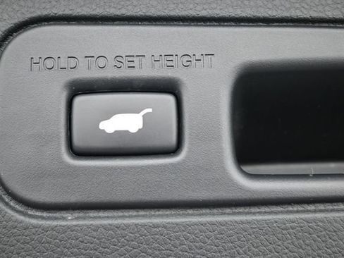 Certified 2023 Honda Pilot Touring image 25