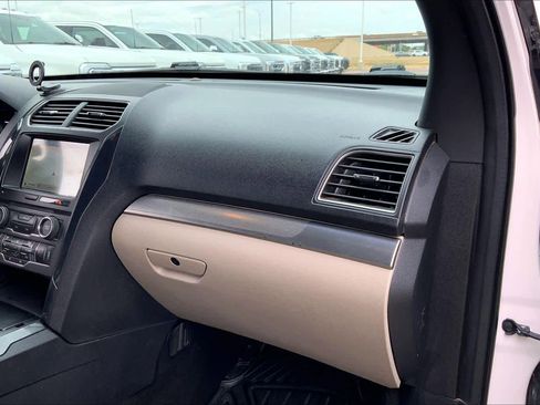 Certified 2018 Ford Explorer XLT w/ Equipment Group 202A image 19