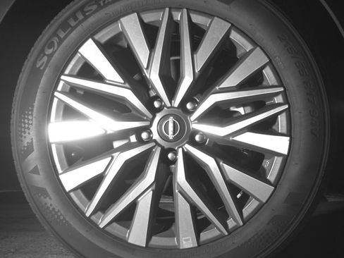 Used 2025 Nissan Altima 2.5 SV FWD image 16