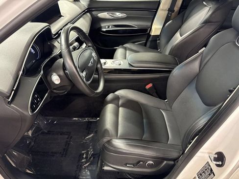 Used 2025 Genesis GV70 2.5T AWD/4WD image 12
