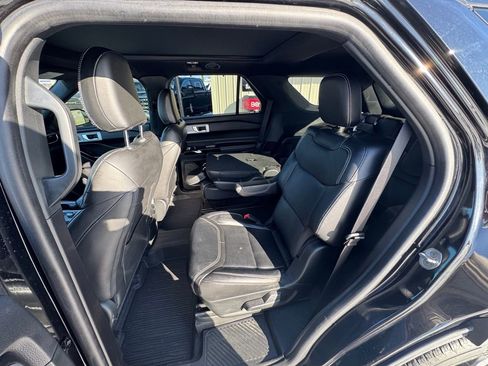 Used 2022 Ford Explorer ST w/ ST Street Pack image 41