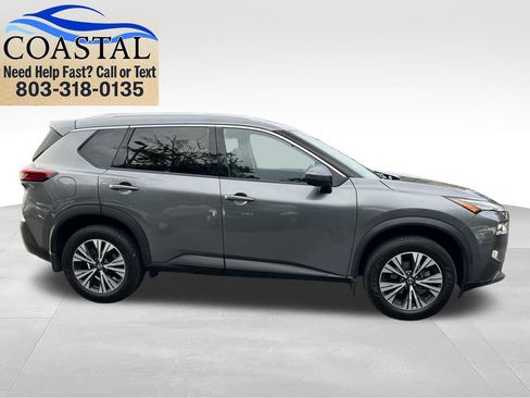 Used 2021 Nissan Rogue SV w/ Premium Package FWD image 4