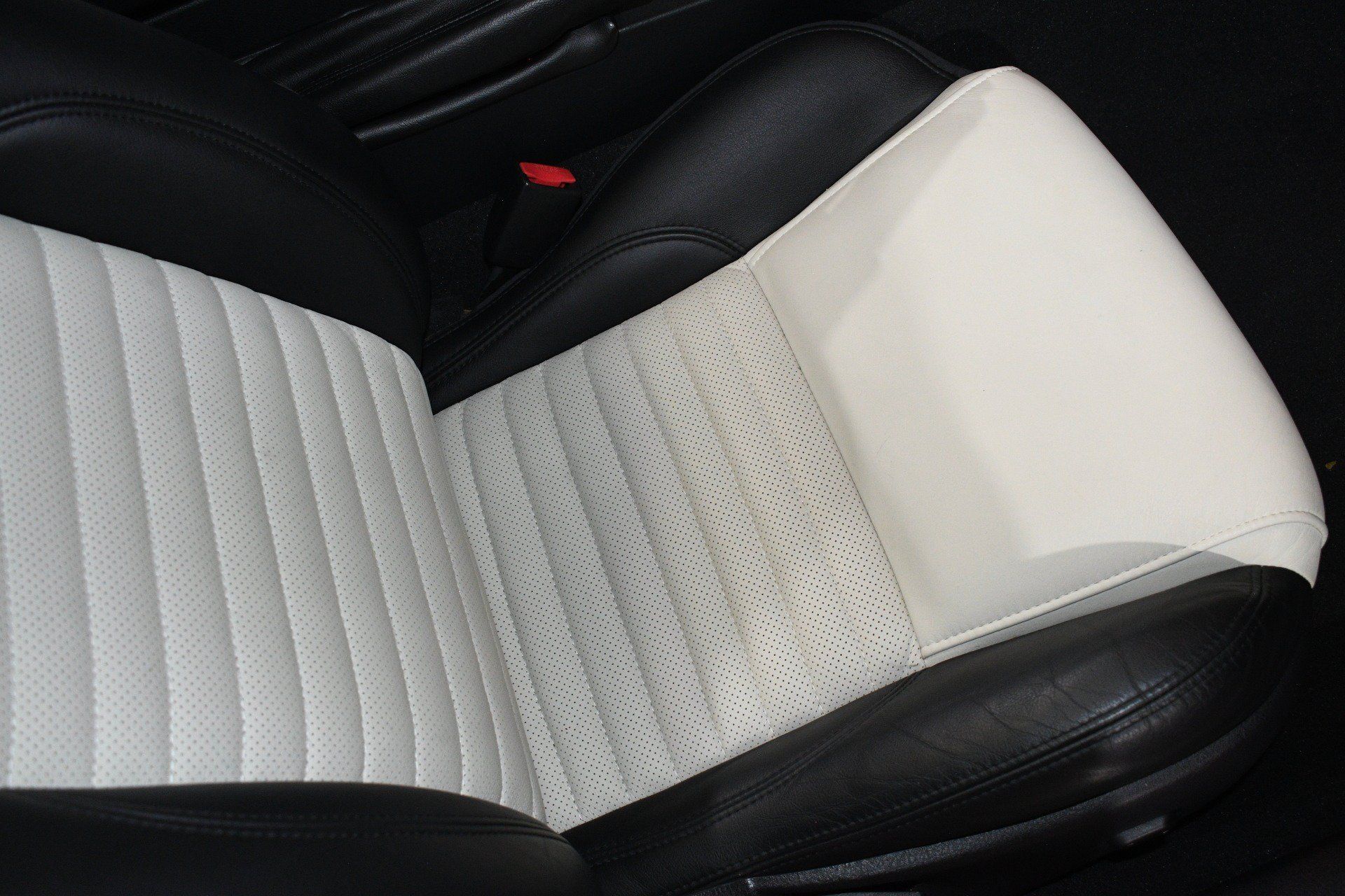 Used 2003 Ford Thunderbird RWD image 12