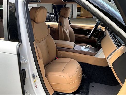 New 2026 Land Rover Range Rover Long Wheelbase SE image 8