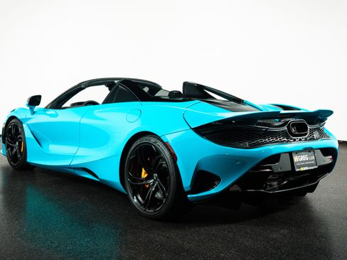 Used 2024 McLaren 750S Spider image 39