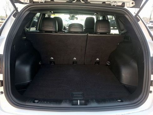 Used 2024 Jeep Compass Latitude image 28