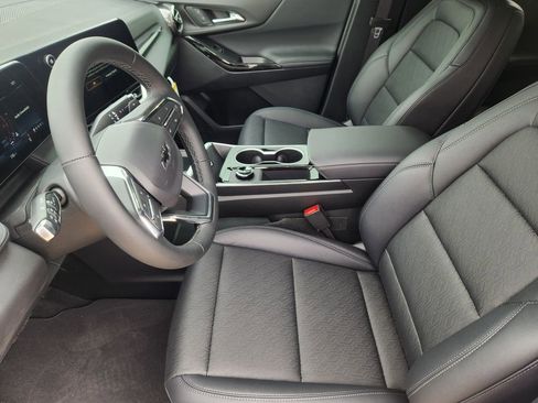 New 2026 Chevrolet Equinox LT w/ Convenience Package II AWD/4WD image 10