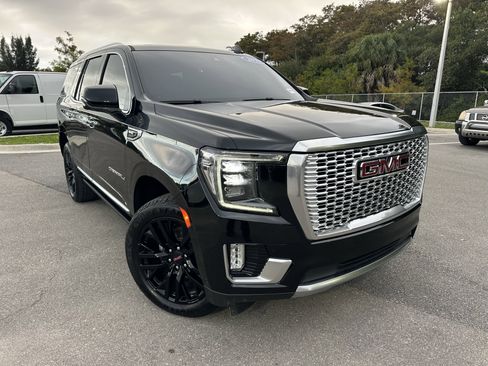 Used 2023 GMC Yukon Denali w/ Denali Reserve Package image 2