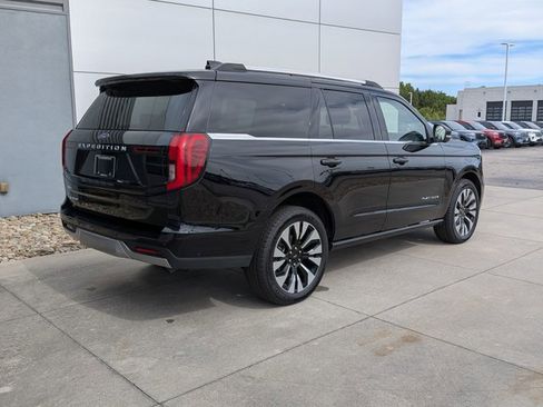 Certified 2025 Ford Expedition Platinum w/ Driver's Package AWD/4WD image 4